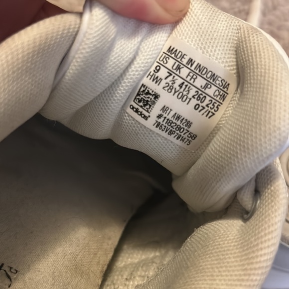 Adidas sneakers - Picture 4 of 4